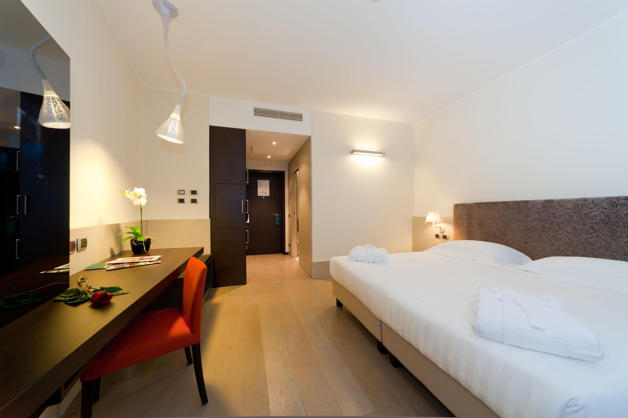 Rmh Modena Des Arts Hotell Eksteriør bilde